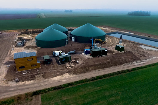 Vue aérienne du site de méthanisation agricole de Bassée Biogaz, raccordé au réseau de transport GRTgaz - Photo : Sébastien Villotte 