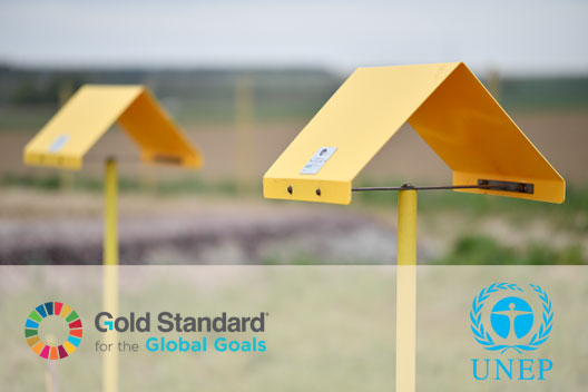GRTgaz warning beacon - Photo: Luc Marechaux - Gold Standard and UNEP logos